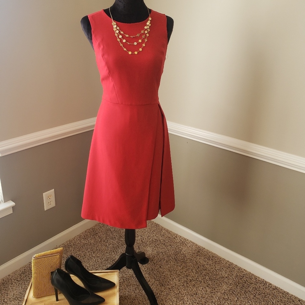 Sleek White House Black Market Dress